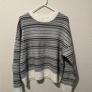 Women's Black and White Patterned Sweater